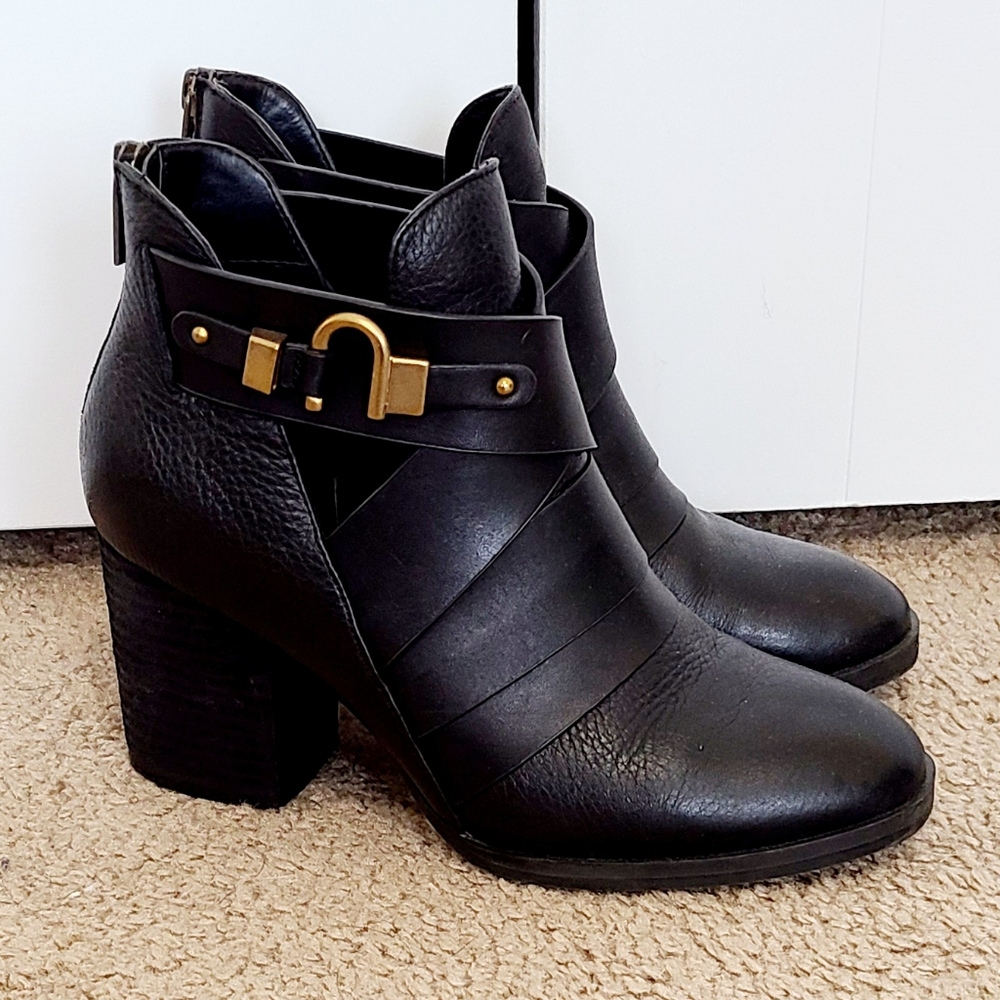 EUC Isola Ladora Bootie